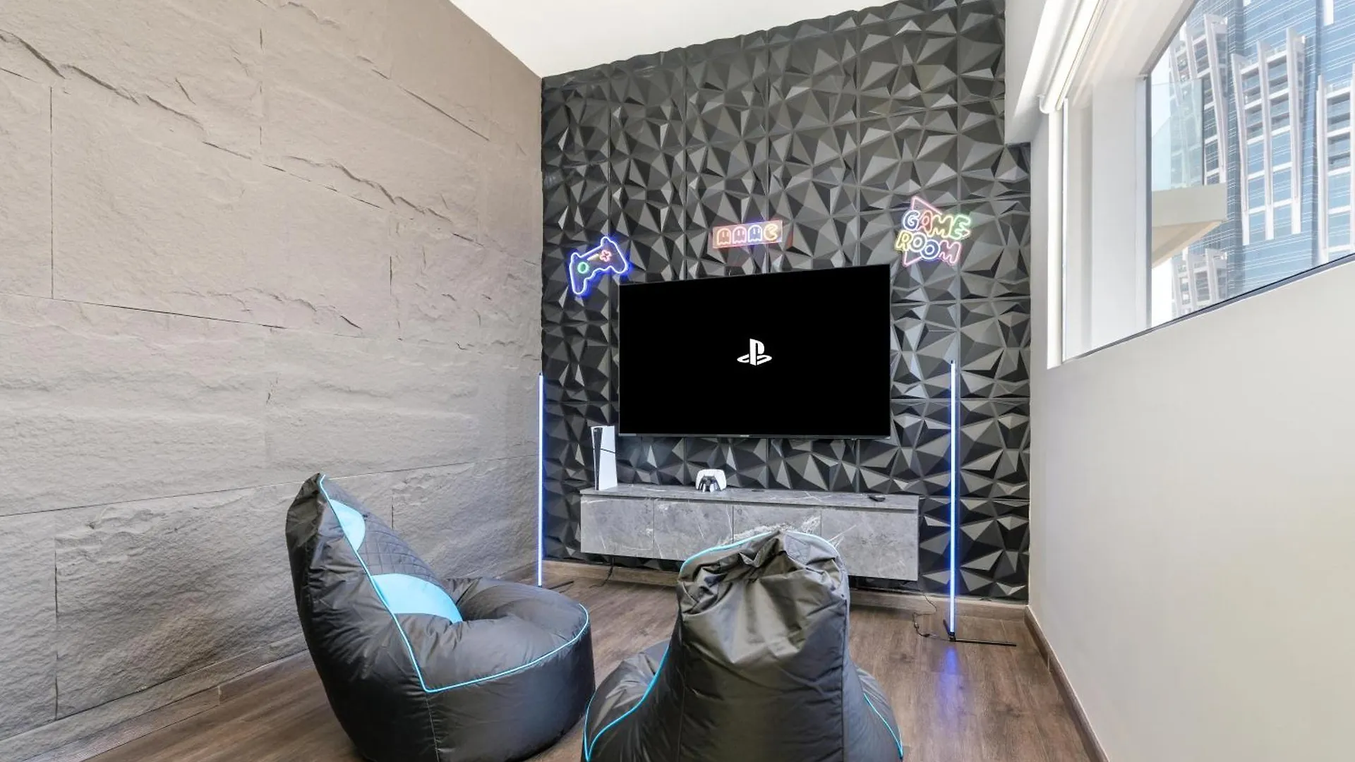 Perfect Apartment With Private Game Room Dubai