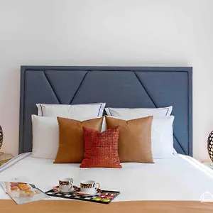 Dream Apartments- West Wharf Tower Canal View Dubai