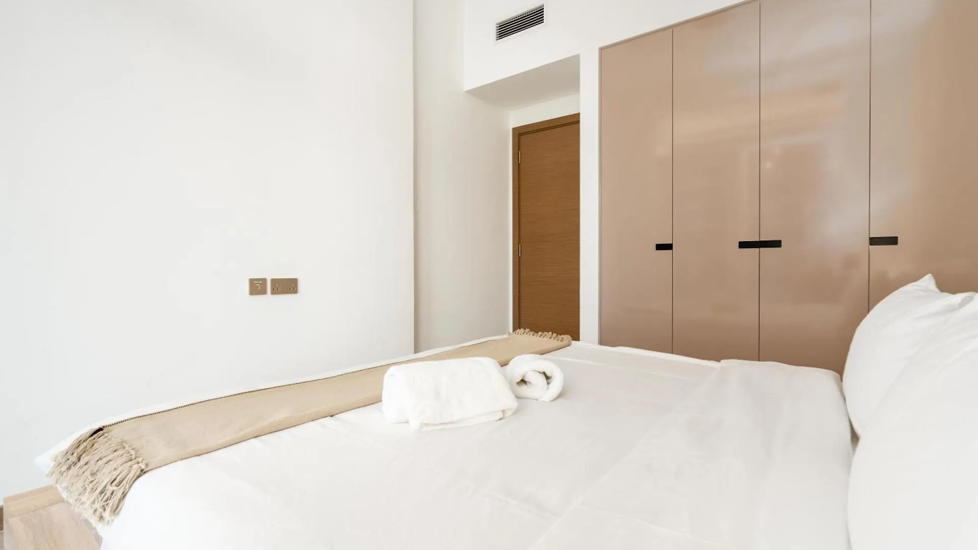 Perfect Apartment With Private Game Room Dubai